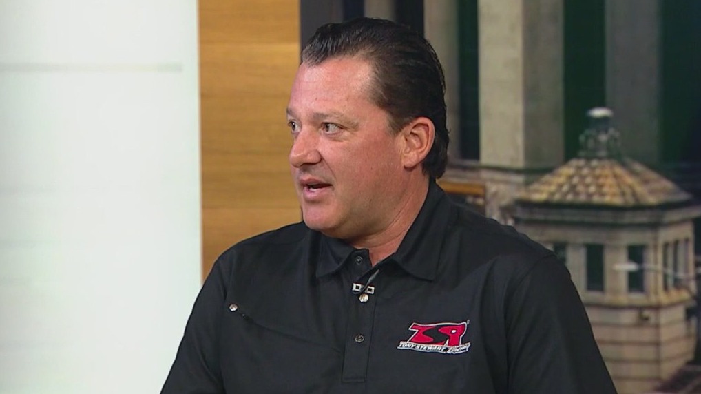 NASCAR legend Tony Stewart makes his NHRA Top Fuel debut