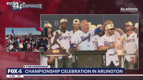 Arlington Mayor Jim Ross speaks at Rangers parade