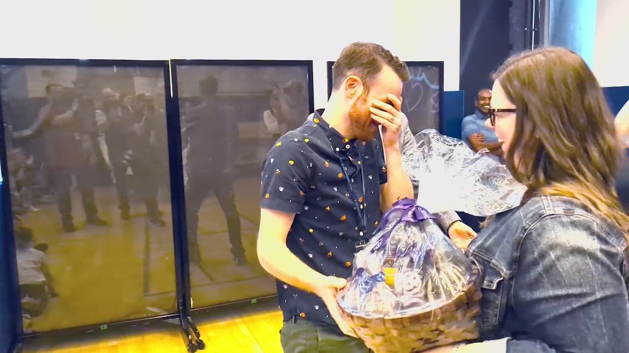 Chicago teacher receives Golden Apple award