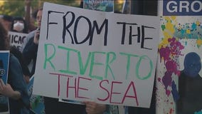 Biden's visit to Chicago draws protesters