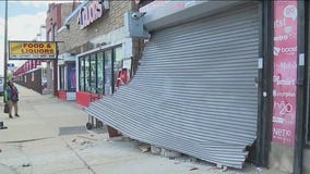 SUV crashes into Chicago Lawn electronics store; theft follows