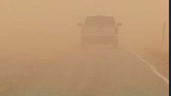 Dust storm closes down part of I-55