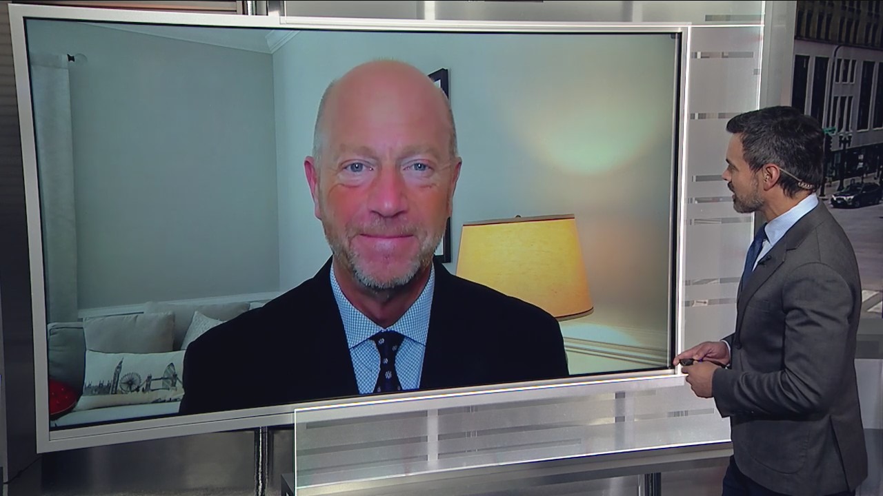 How to avoid overspending at your next dinner with friends