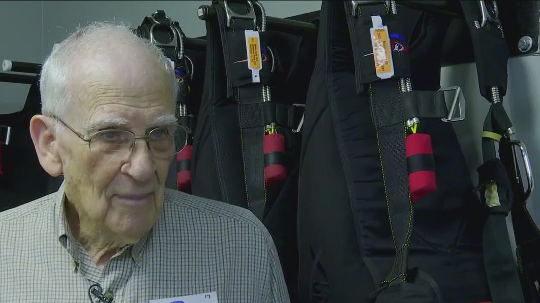 Korean War vet skydives for his 95th birthday