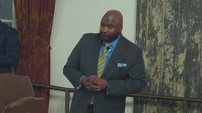 Illinois lawmakers advance $53 billion state budget