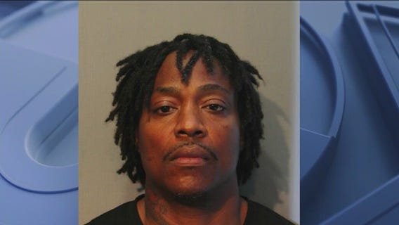 Chicago man on the run after allegedly shooting ex-girlfriend, her two kids in Matteson