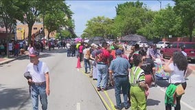 Massive crowds swarm consulate's office in Chicago to vote in Mexican election