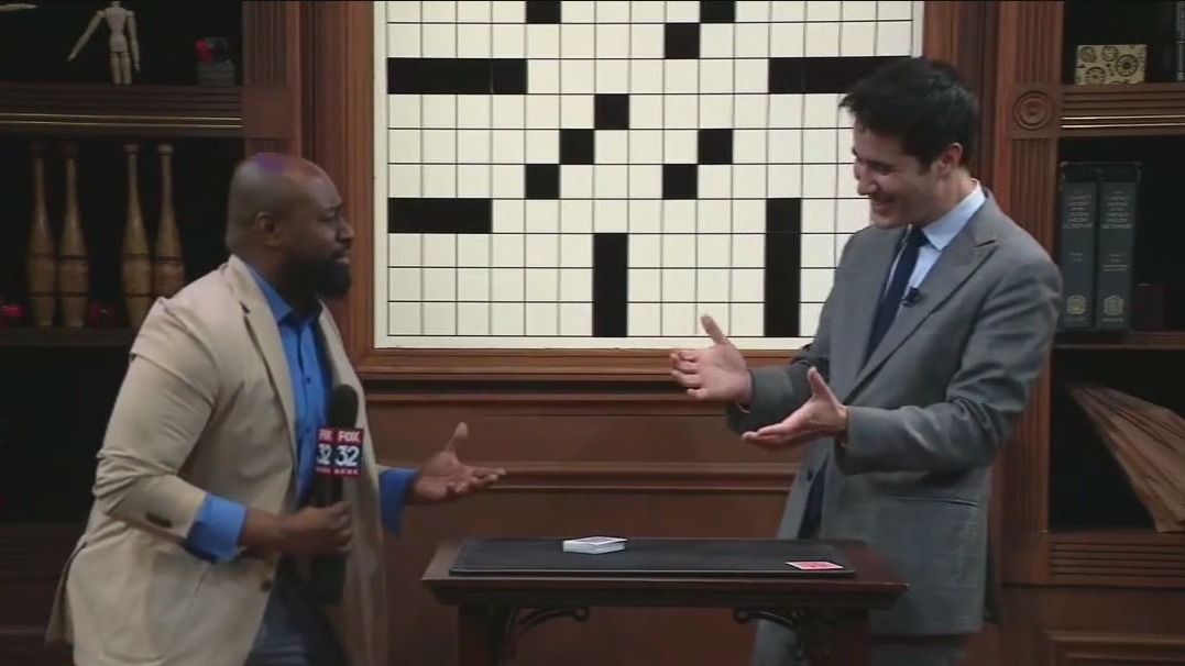 'The Enigmatist' dazzles with cryptology at Chicago Shakespeare Theater