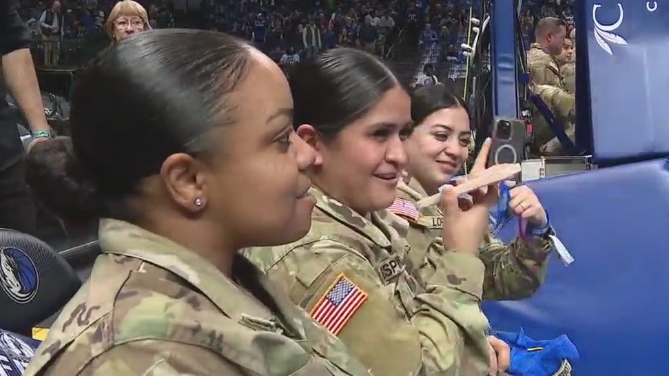 Mavs honor military with 'Seats for Soldiers' night