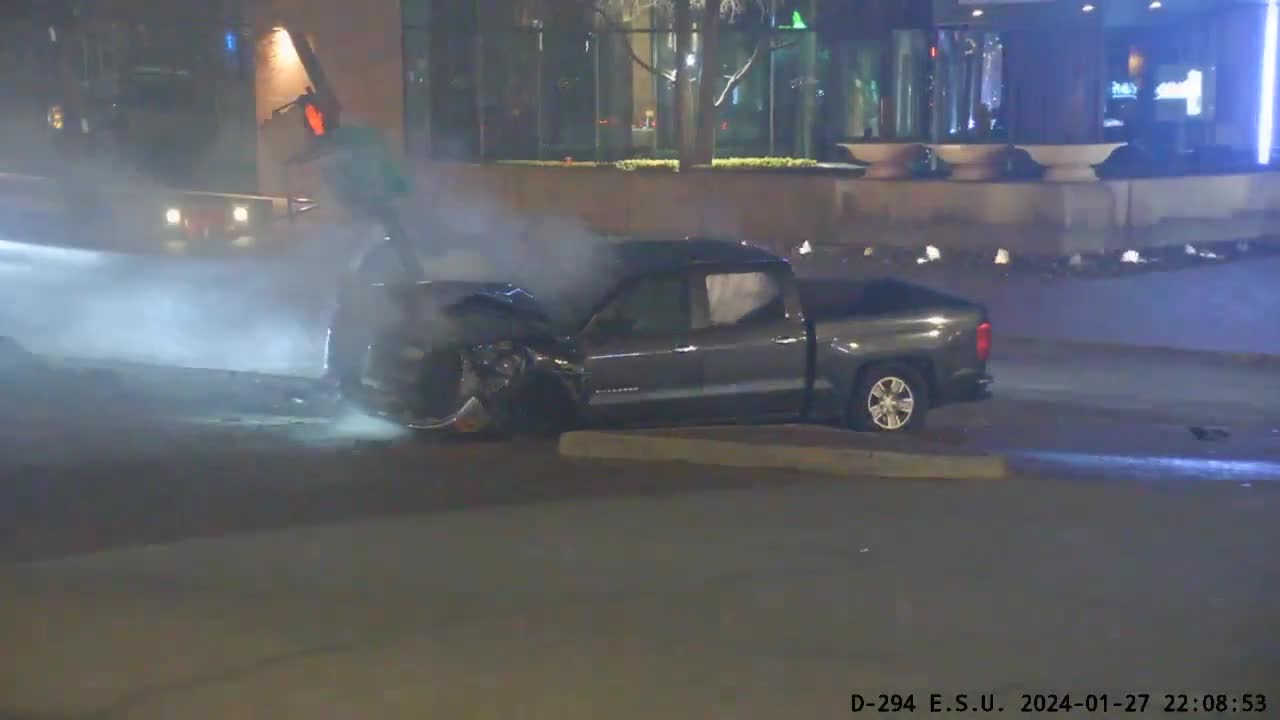 RAW: Fort Worth police chase ends in crash, 2 injured | FOX 4 Dallas ...