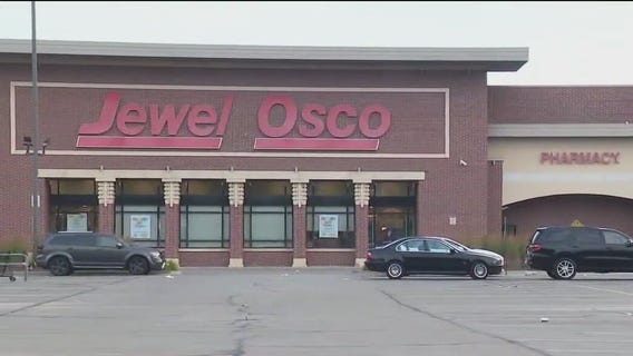 Man shot to death near Old Town Jewel Osco