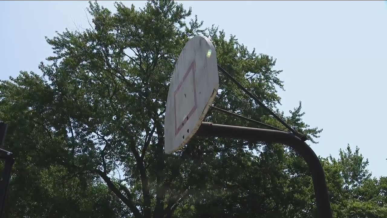 Chicago nonprofit aims to save streetball after violence closes courts