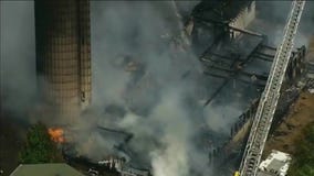 Massive fire destroys Woodstock barn