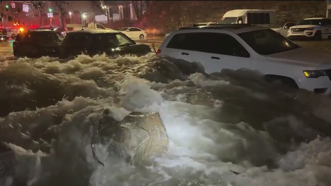 NYC water main break floods streets, cars