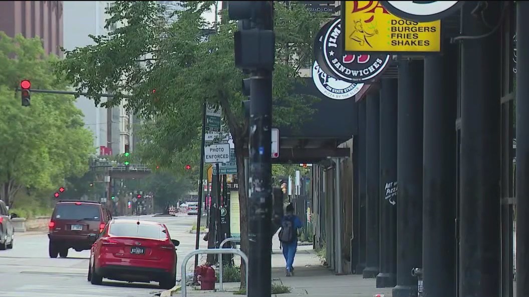Employee robbed at knife-point in South Loop