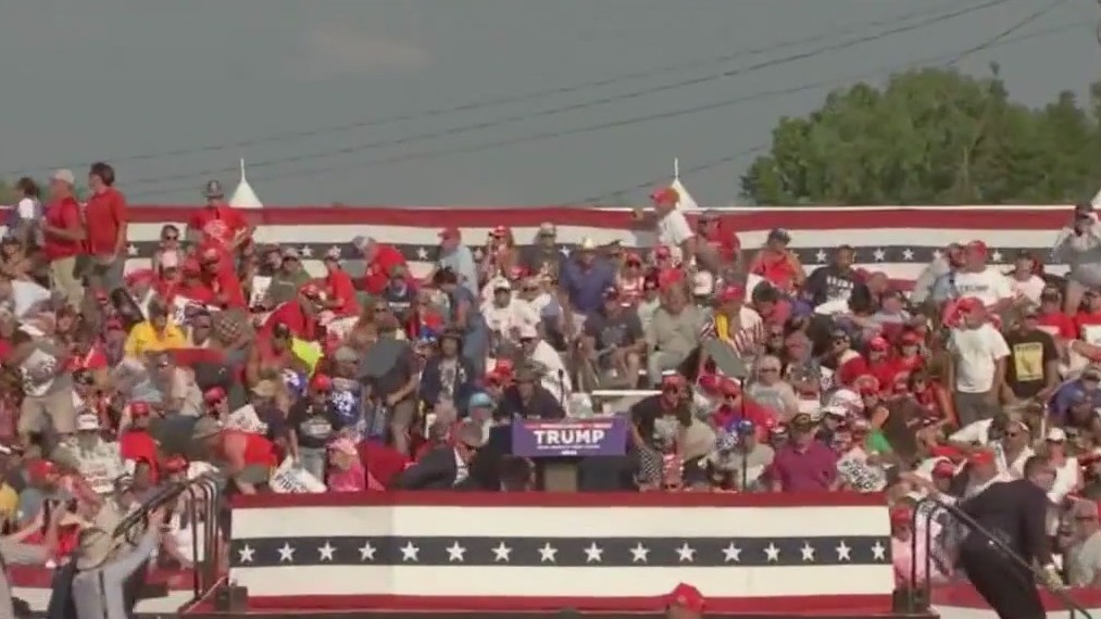 Chicagoans react to Trump rally shooting with shock, concern