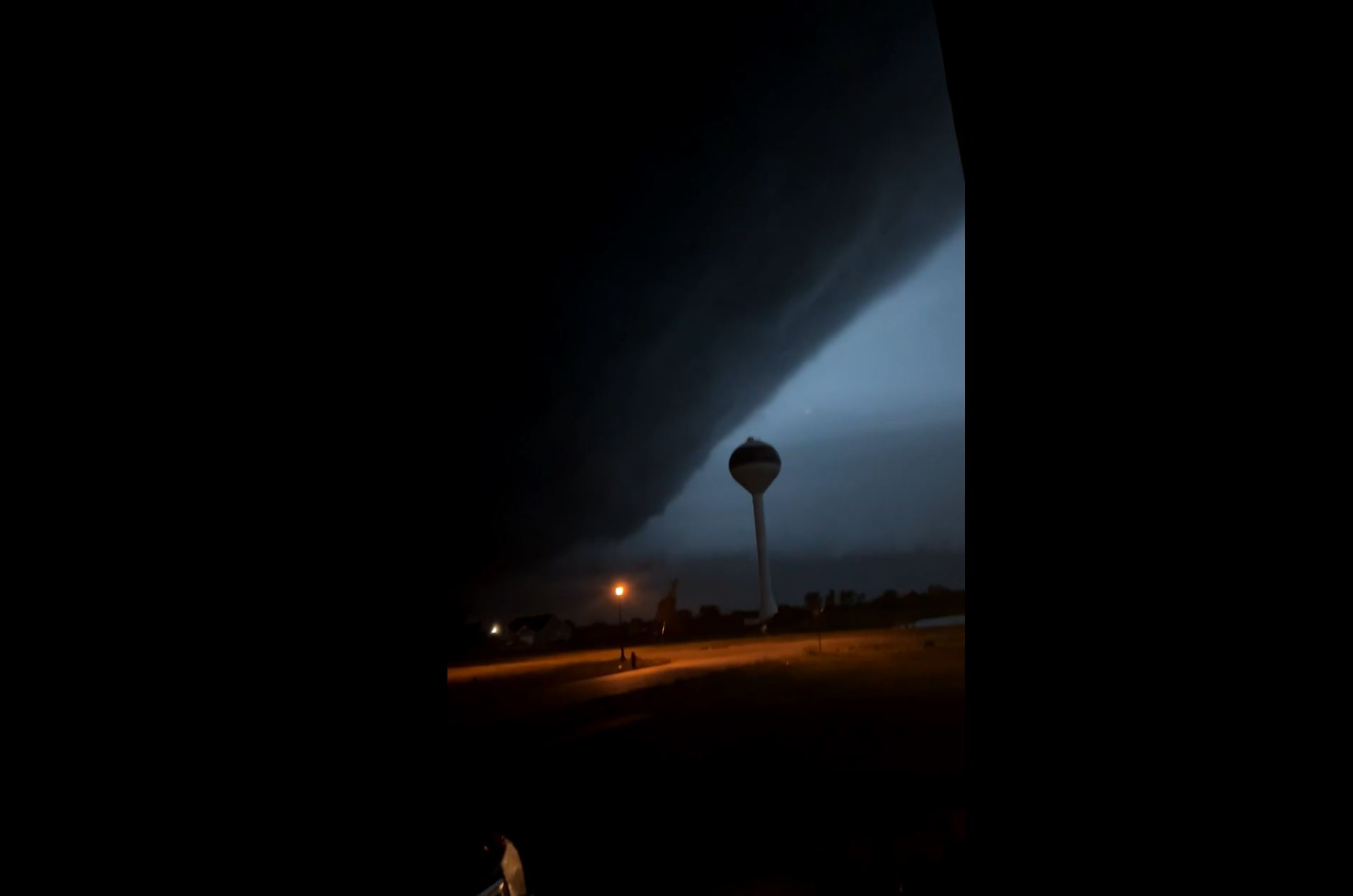 Storm blows through Maple Park