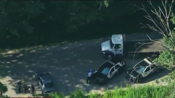 1 man found shot at Pilcher Park, 2nd man drove himself to hospital with gunshot wounds: police