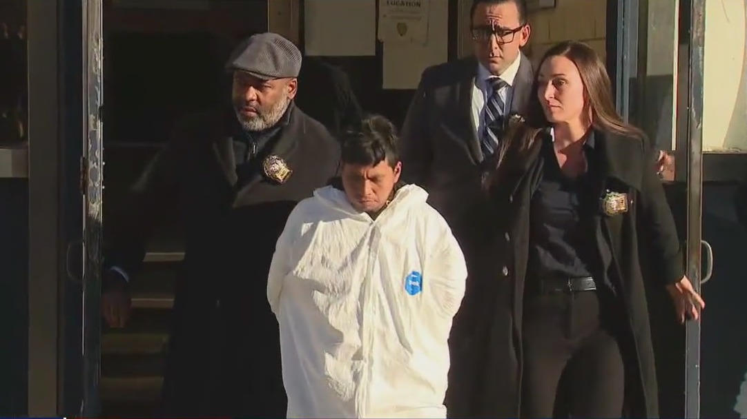 Subway fire suspect faces murder, arson charges