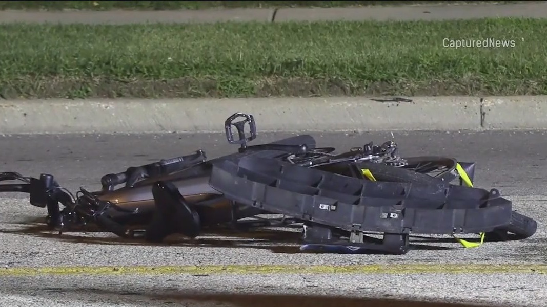 Bicyclist dies after being struck by 2 vehicles in Skokie
