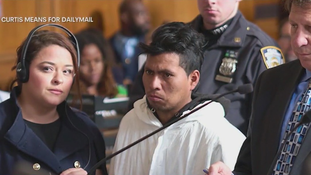 Suspect in NYC subway burning pleads not guilty
