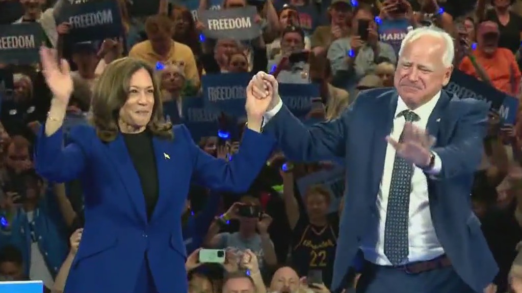 Kamala Harris, Tim Walz rally up the base in Milwaukee