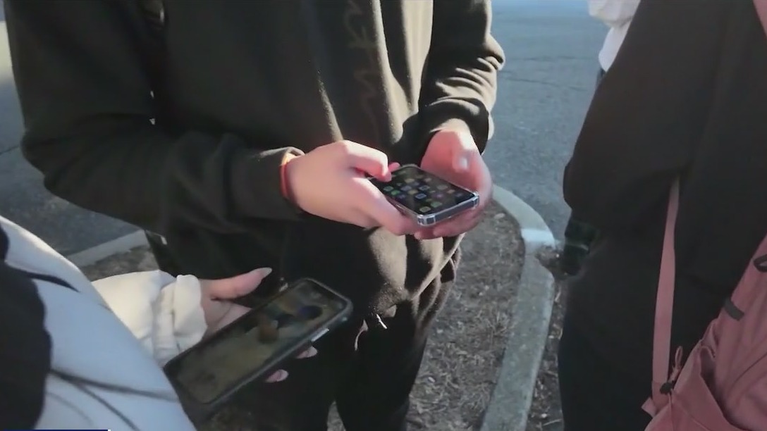 NJ high school bans cell phones, sparking debate