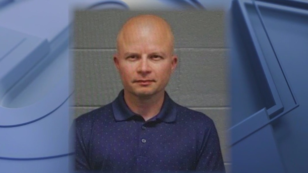 2 Chicago cops charged, stripped of police powers after Puerto Rican Fest incident