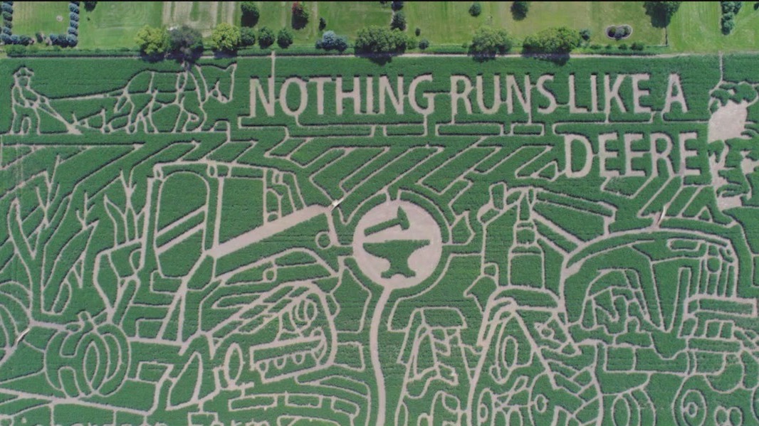 Richardson ?World?s Largest? Corn Maze honors John Deere