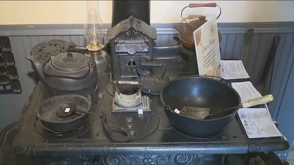 Lombard Victorian Cottage turns back the clock with old-fashioned kitchen