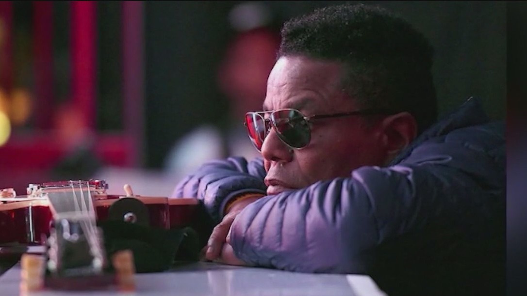 Fans gather at Tito Jackson?s childhood home in Gary to remember legendary guitarist