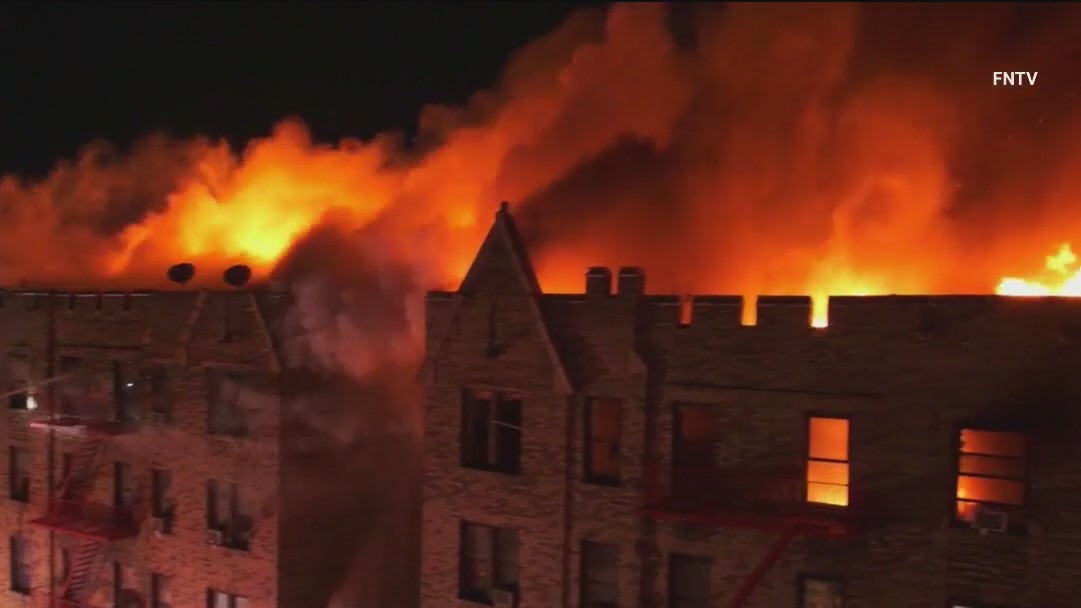 Bronx apartment fire displaces hundreds