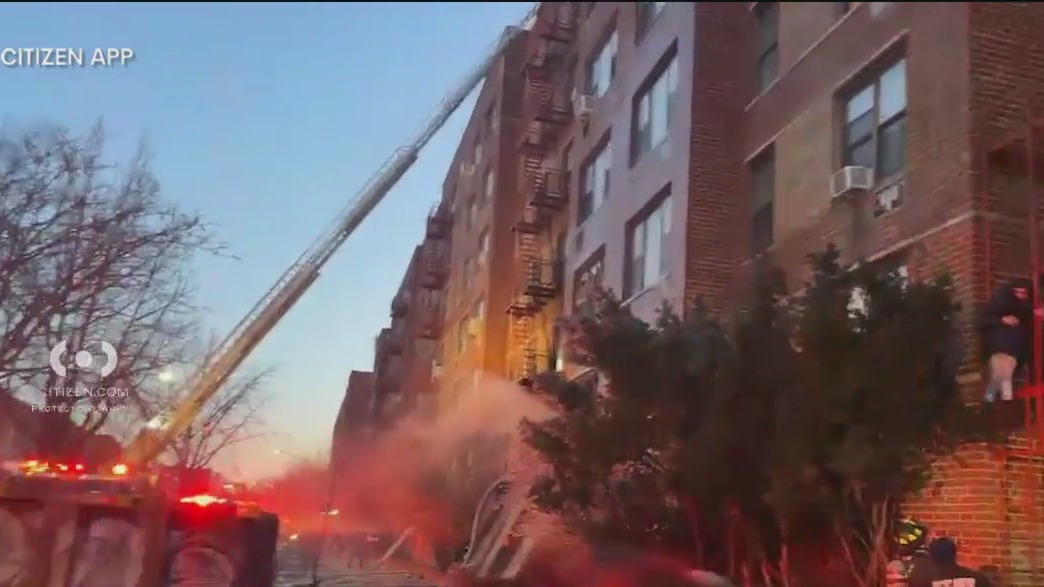 7 injured in Brooklyn apartment building fire