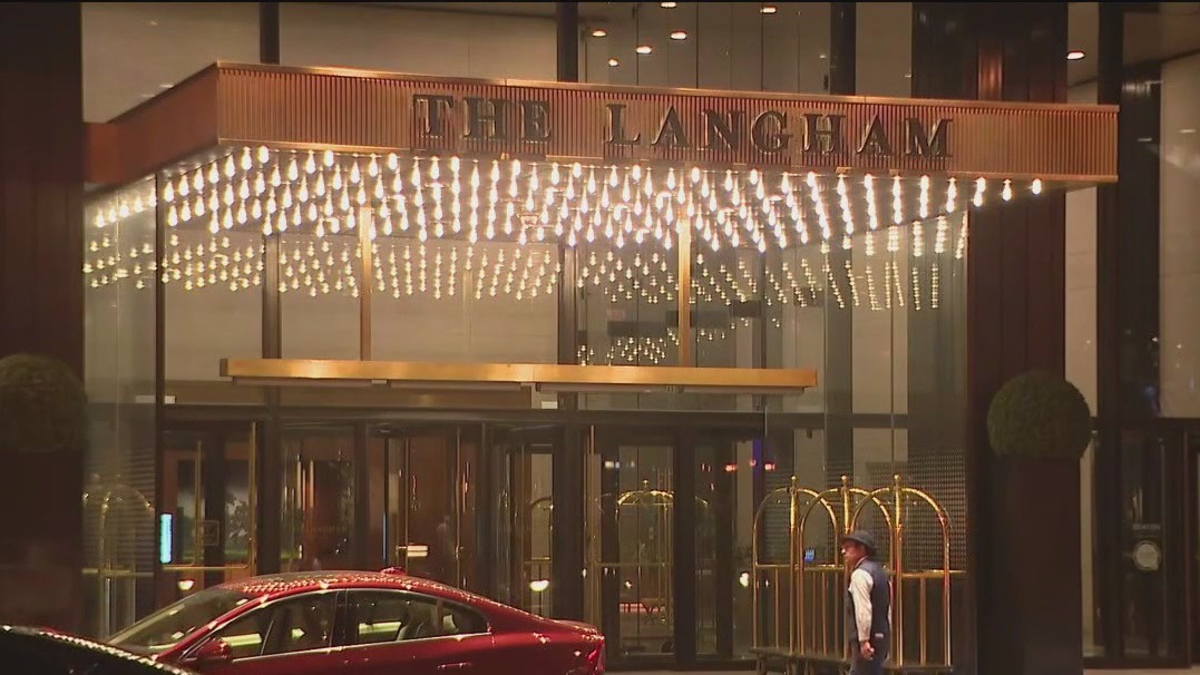 Chicago spa hosts night of relaxation for breast cancer fighters, caregivers