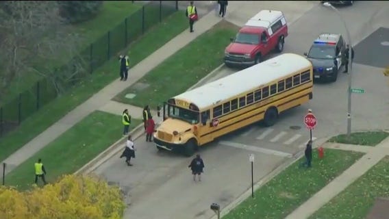 School bus with nearly 30 children on board collides with 2 vehicles in Elgin: police