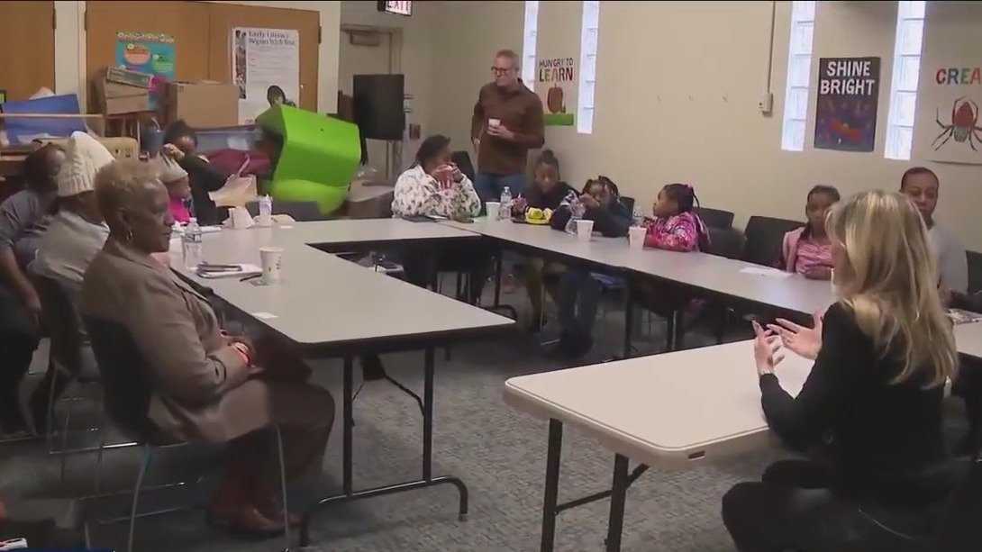 Student loan seminar helps West Side residents navigate college finances