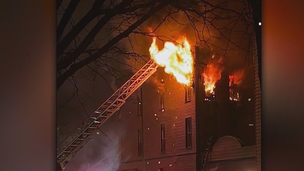 Brooklyn fire injures 4, displaces 10 families | FOX 5 New York