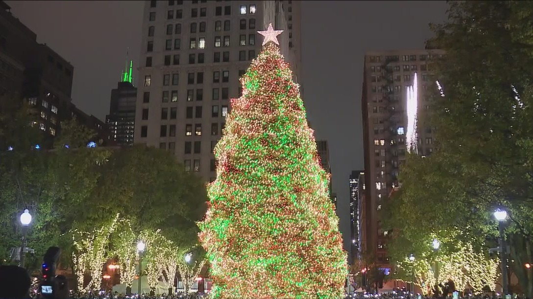 Chicago kicks off the holiday season