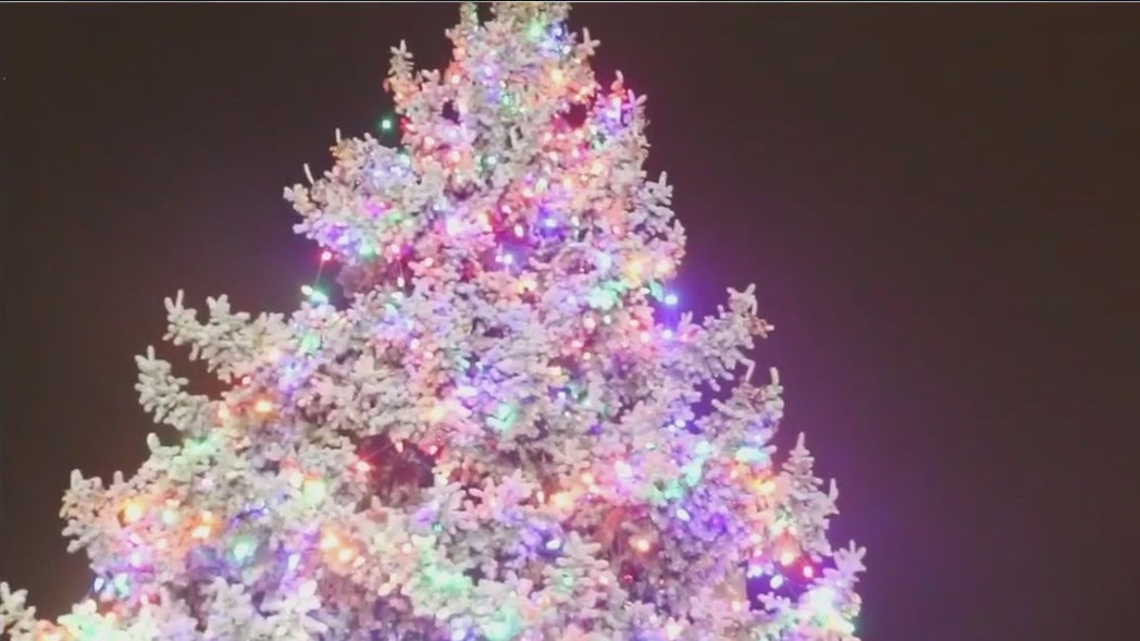 Holiday festivities begin in Aurora