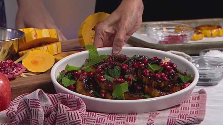 Be the envy of Thanksgiving dinner with this pomegranate-glazed acorn squash