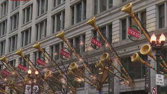 Chicago Thanksgiving Parade trots downtown
