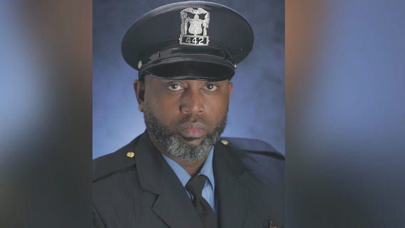 Oak Park police detective killed in shooting while responding to armed suspect: officials