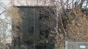 2 injured in apartment fire on Chicago's West Side