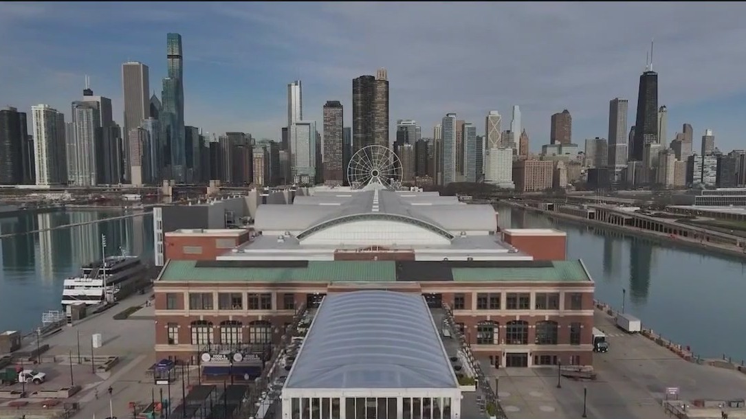 FlyOver Chicago teams up with Jaylon Johnson for Giving Tuesday celebration