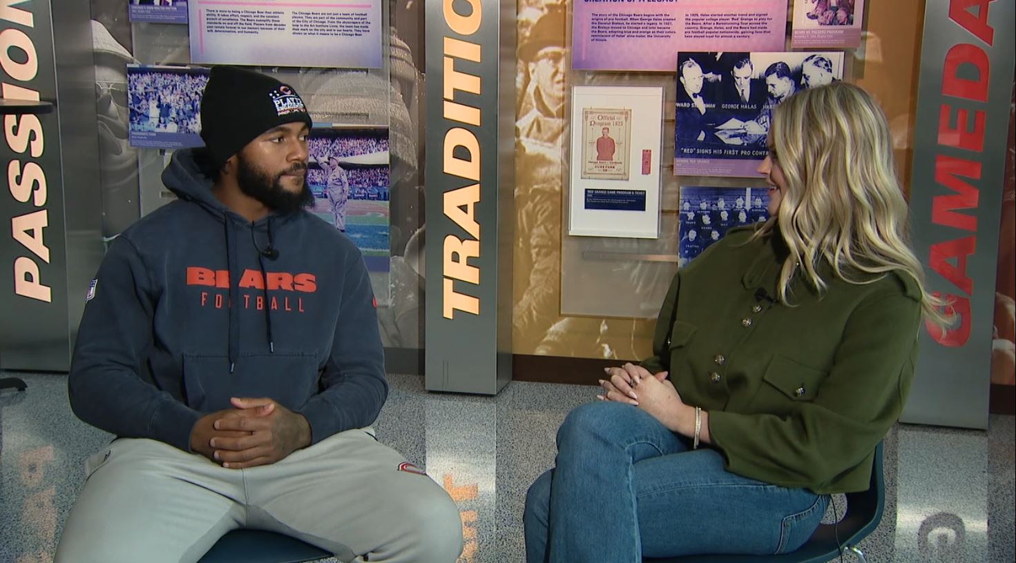 Cassie goes 1-on-1 with Bears RB D'Andre Swift