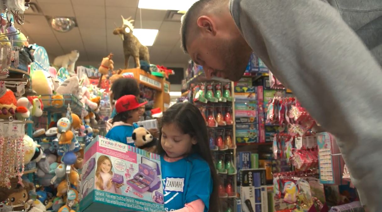 Nikola Vu?evi? hosts holiday toy shopping spree for Boys & Girls Club kids