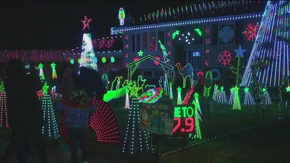 Indiana family goes all out to spread holiday cheer