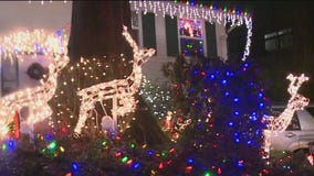 How to dispose of broken Christmas lights