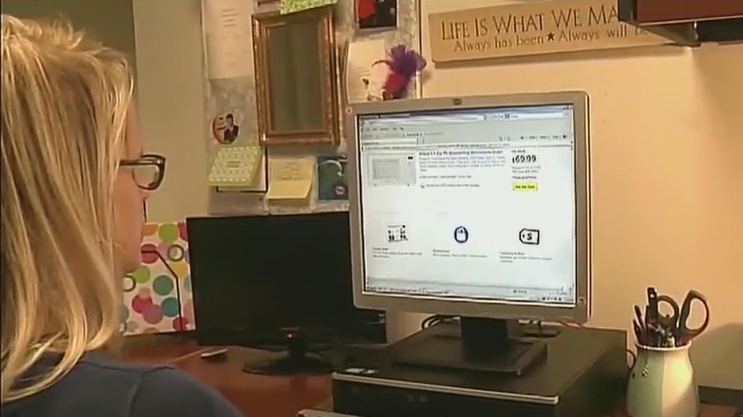 Could your algorithm spoil your Christmas gift surprises?