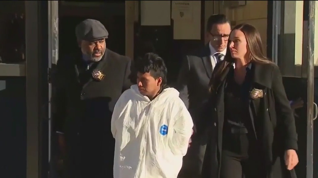 Man accused of burning woman on NY subway back in court